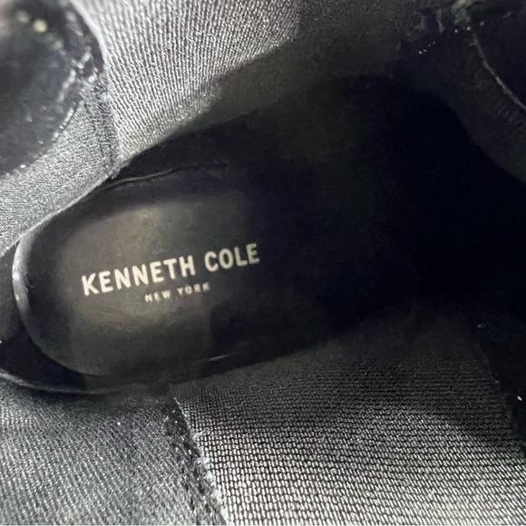 Kenneth Cole New York Levon 2.0 Welt Chelsea Boot
Olive Camouflage Ankle Boots - Picture 10 of 12